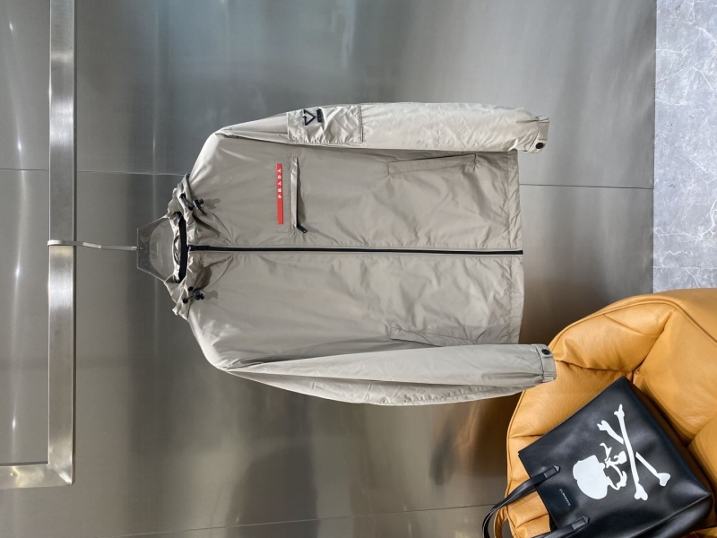 Pra*a outwear